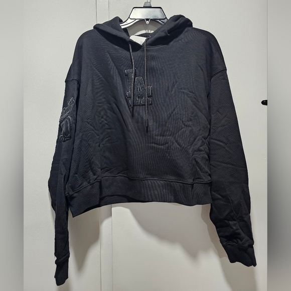 NWT Women's LA Dodgers Pro Standard Triple Black Cropped Pullover Hoodie - Picture 7 of 11